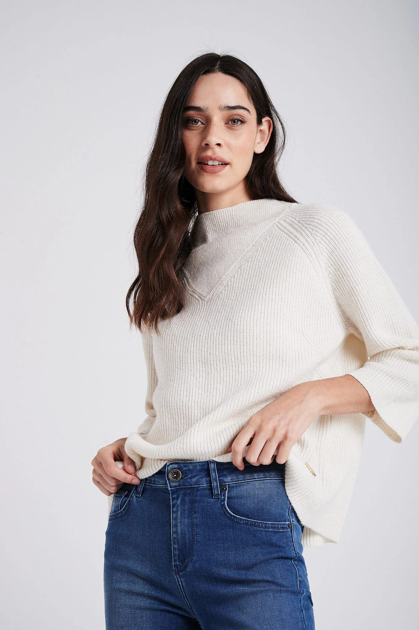 Wide sweater and wide 3/4 sleeves