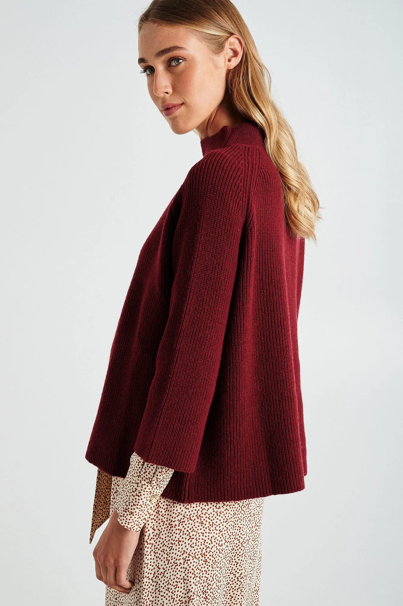 Wide sweater and wide 3/4 sleeves